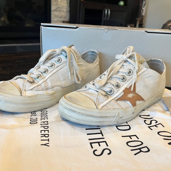 Golden Goose Sneakers - Picture 3 of 13